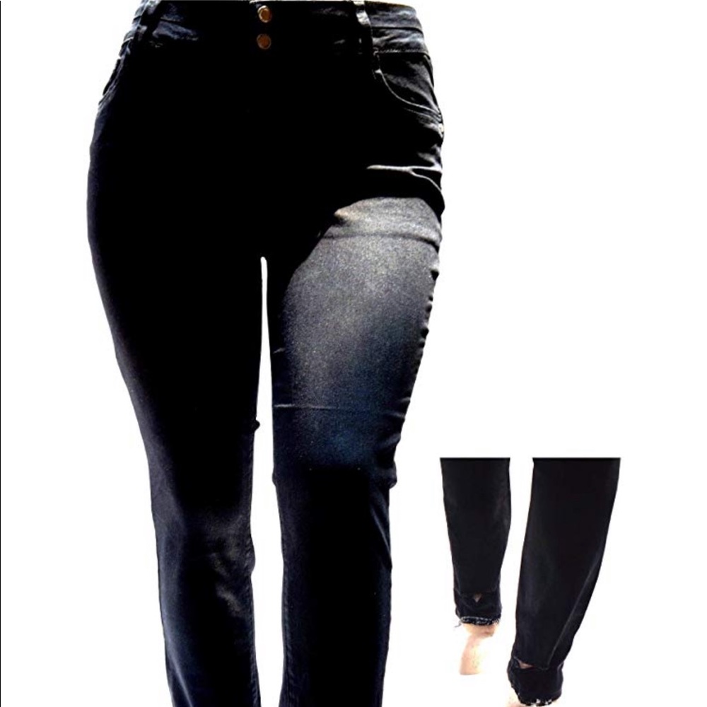 Women Plus Size Black Distressed Jeans R080-R-